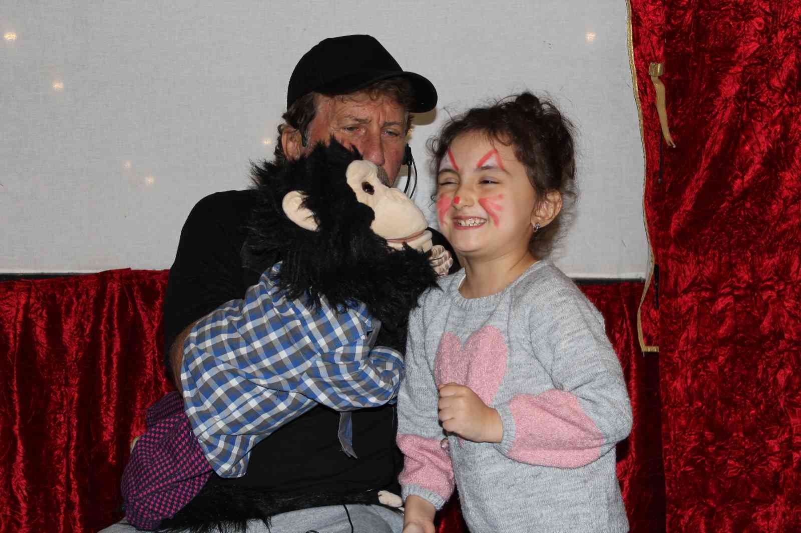 Tarzanın Çitası Sarı Bıyıkın Karnından Konuşuyor