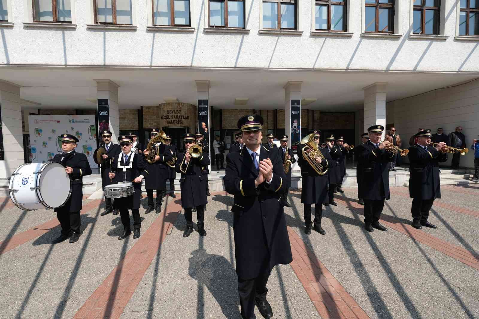 Tiyatro Gününde Coşkulu Kutlama