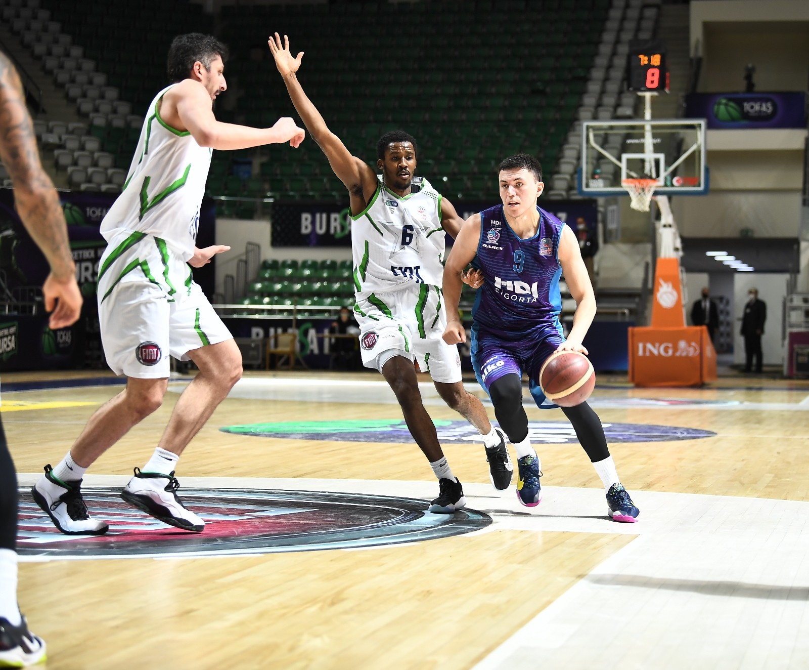 Tofaş Basketbol Takımı, Pako Cruzu Kadrosuna Kattı