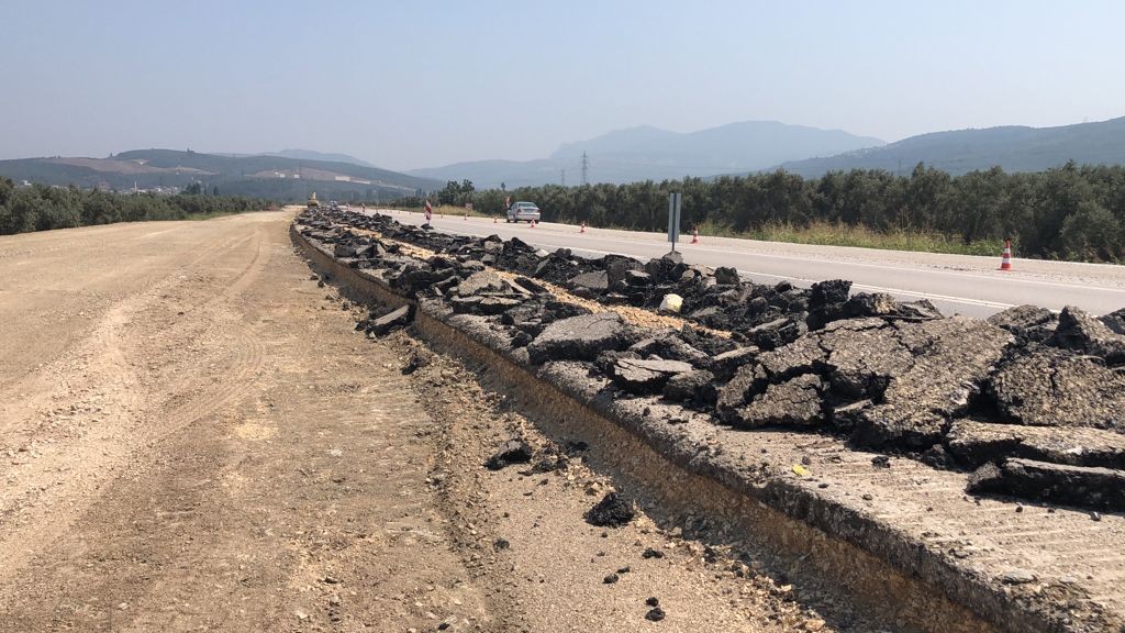 Togg Yolundaki Yeni Asfaltın Kazılmasına Tepki