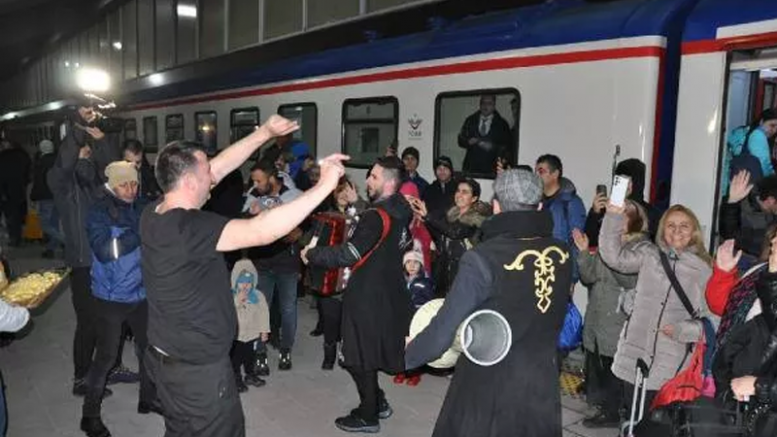Turistik Doğu Ekspresi için son durakta coşkulu karşılama