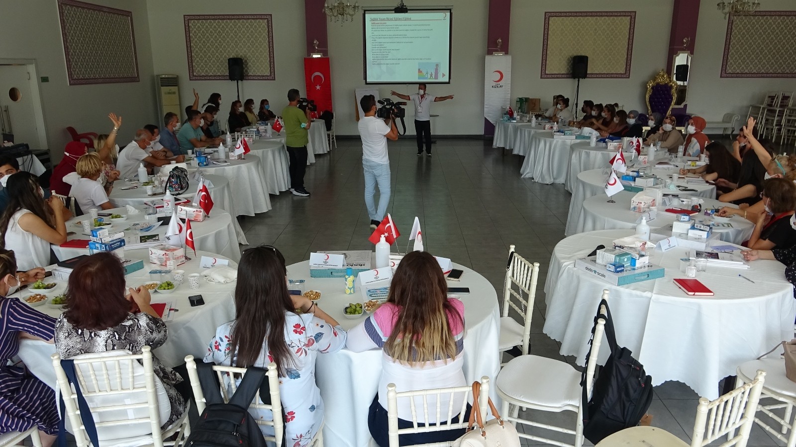 Türk Kızılay Bursadan İş Garantili Eğitime Destek