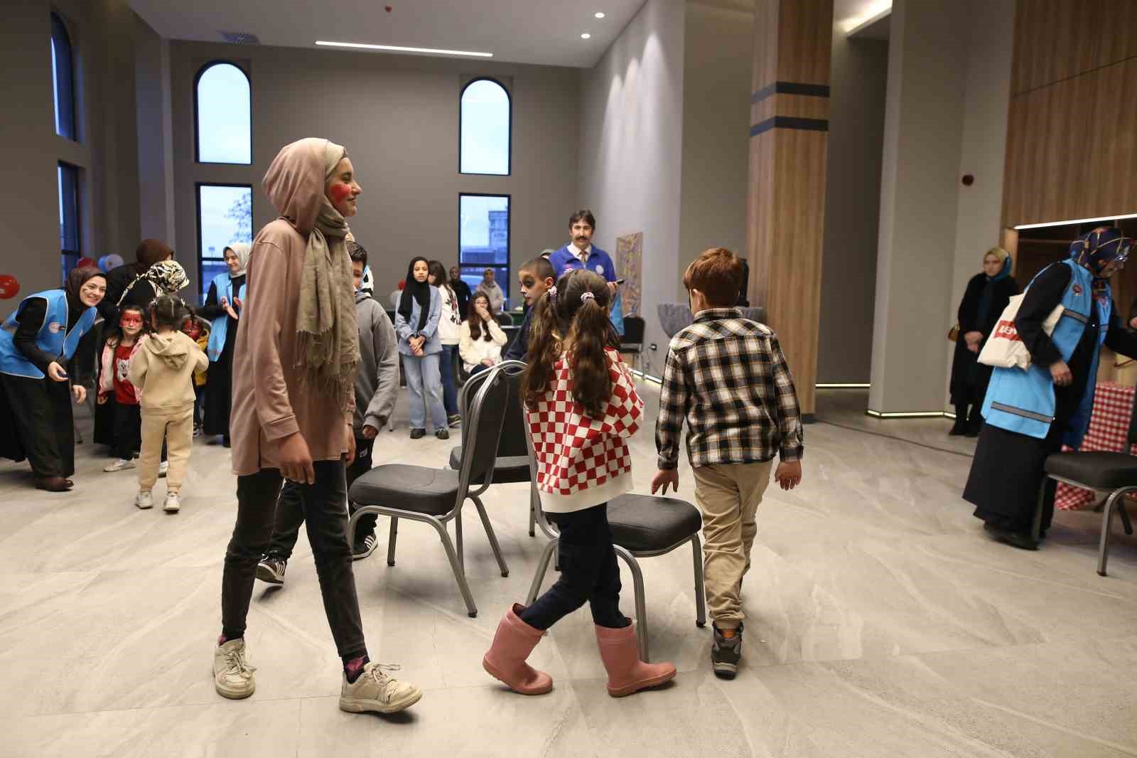 Türkiye Diyanet Vakfı Genel Müdüfü Turan: “5 Bin 818 Yetimi Himaye Etmeye Çalışan Bir Vakıfız”