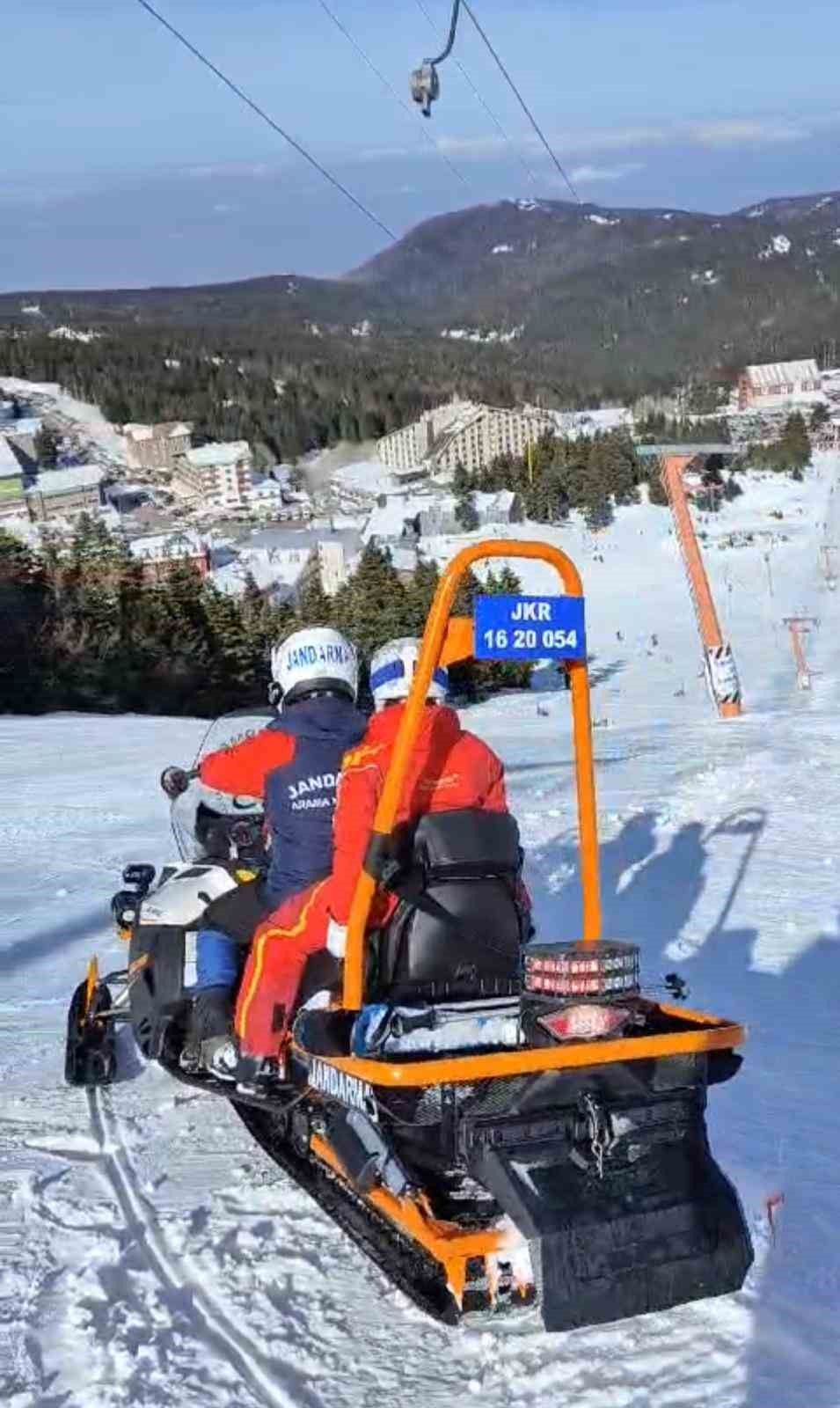 Uludağda Faciadan Dönüldü...telesiyejin Telleri Koptu, Bir Turist Yaralandı