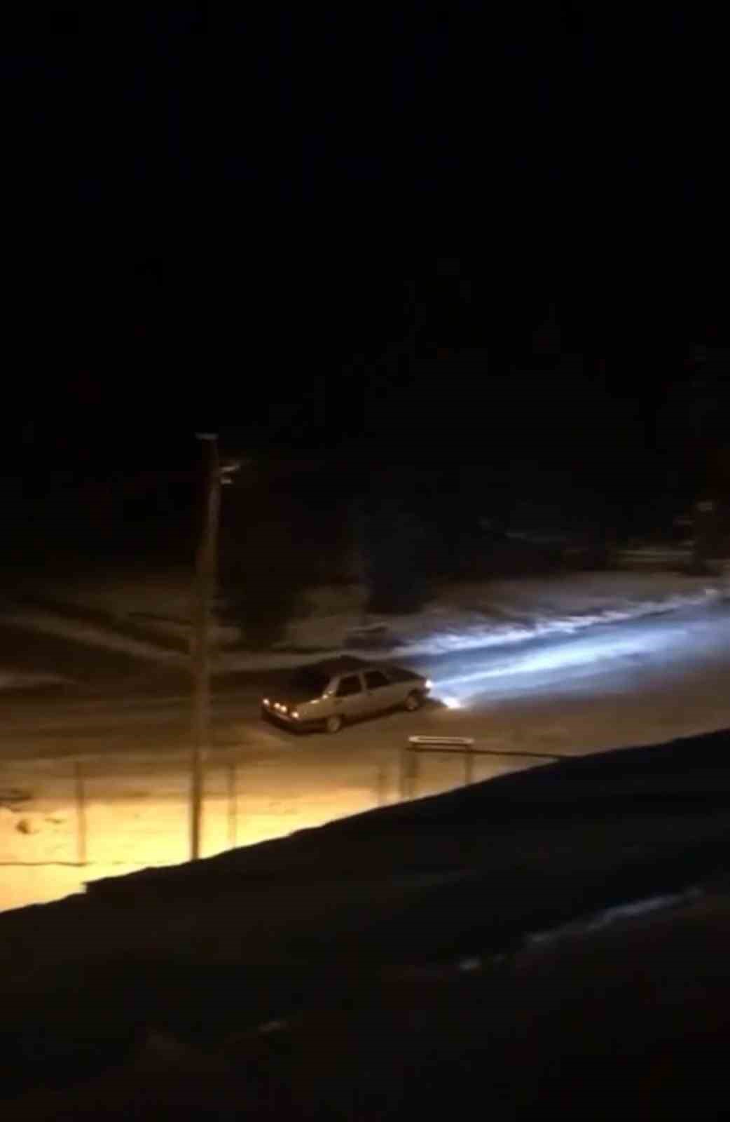 Uludağda Tofaş Otomobil İle Durmadan Drift Attı, O Anlar Kamerada