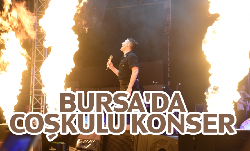 Ünlü Şarkıcı Edis'ten Bursa'da Coşkulu Konser