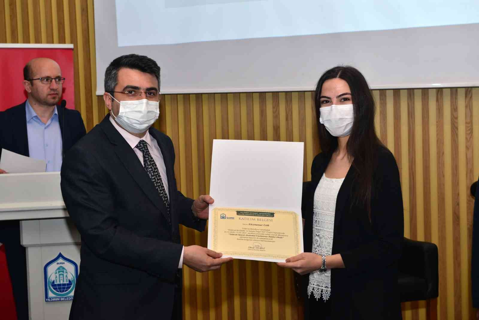 Uyumayan Kütüphanede Eğitimler Tüm Hızıyla Devam Ediyor