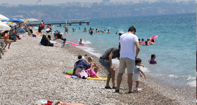Vaka Sayıları Düştü Dünyaca Ünlü Sahil Doldu