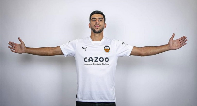 Valencia, milli futbolcunun bonservisini aldı!