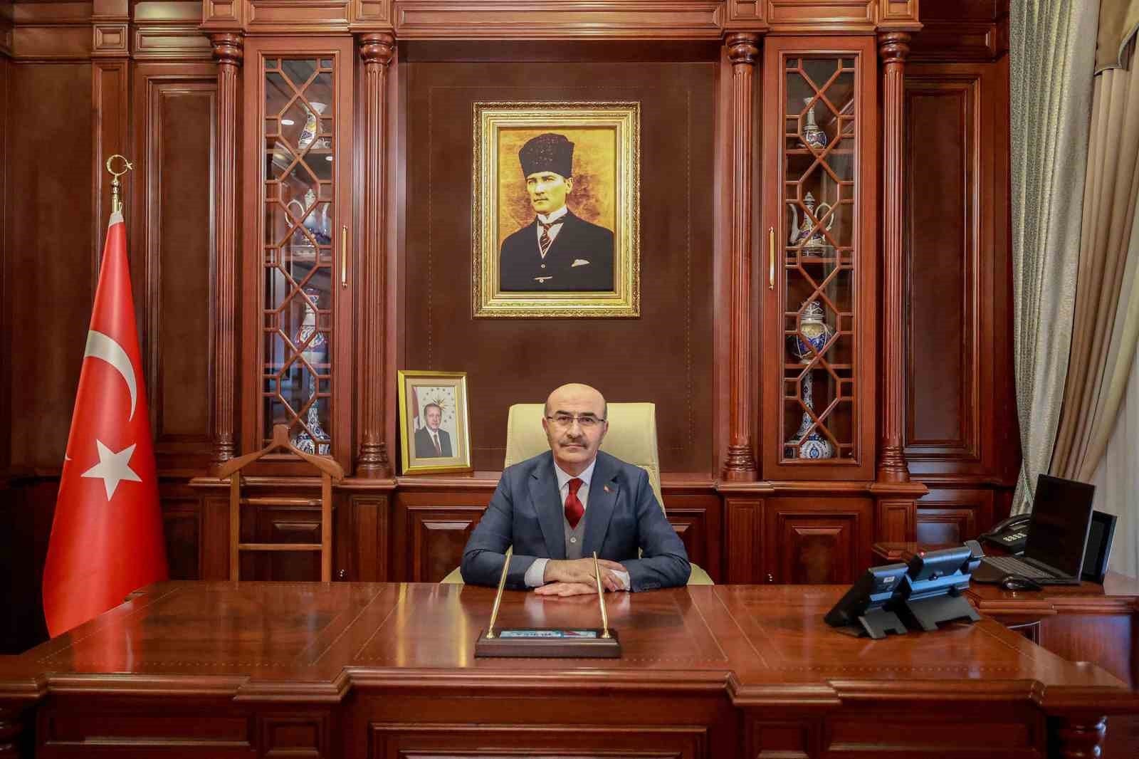Vali Mahmut Demirtaştan Batan Gemide Bulunan Mürettebatla İlgili Açıklama