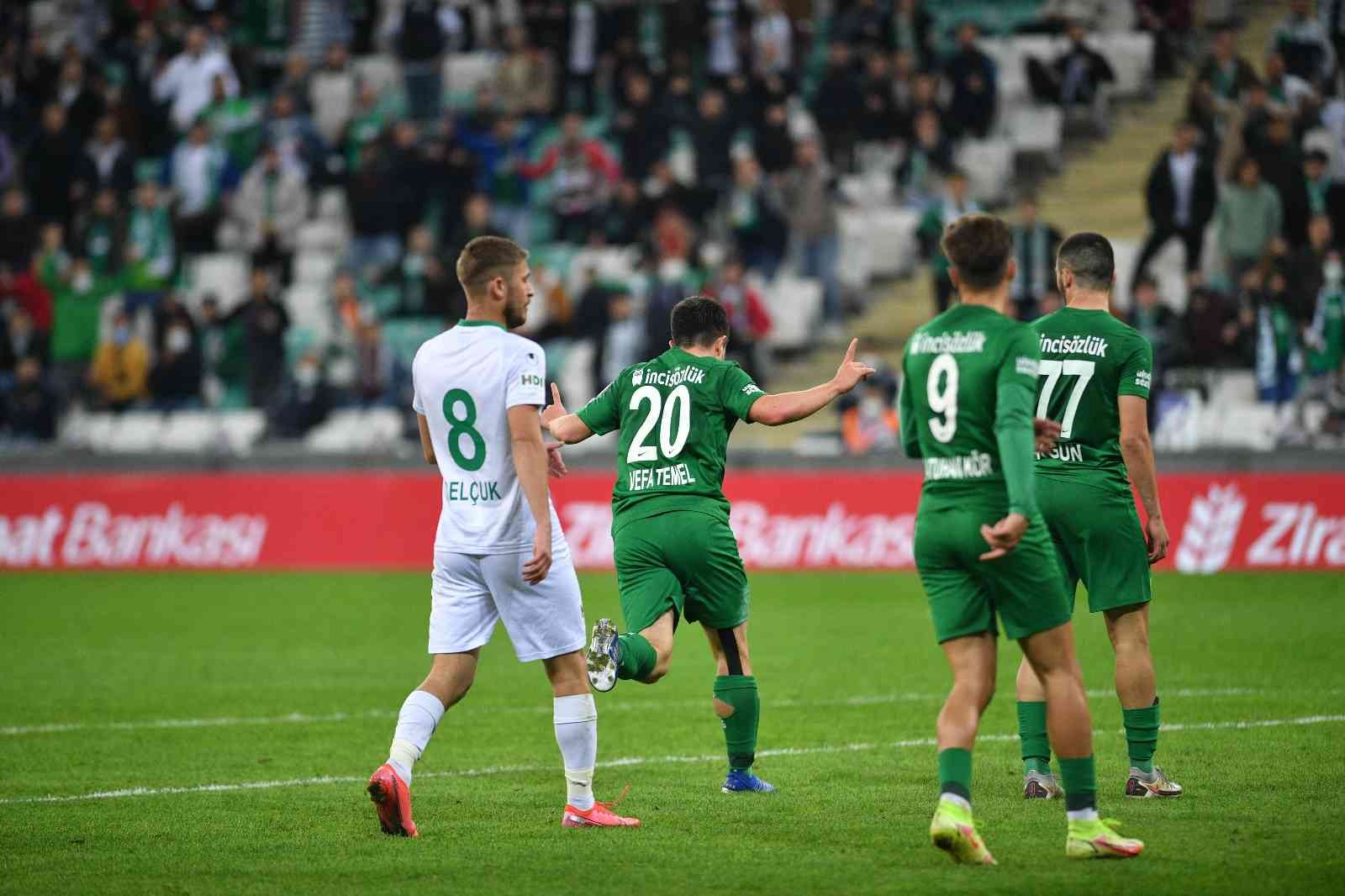 Vefa Temel: Bursaspor Camiası Düştüğü Yerden Kalkmasını Bilir