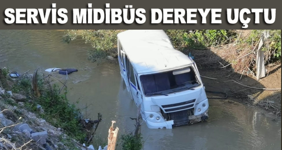 Virajda Kontrolden Çıkan Servis Midibüsü Dereye Uçtu