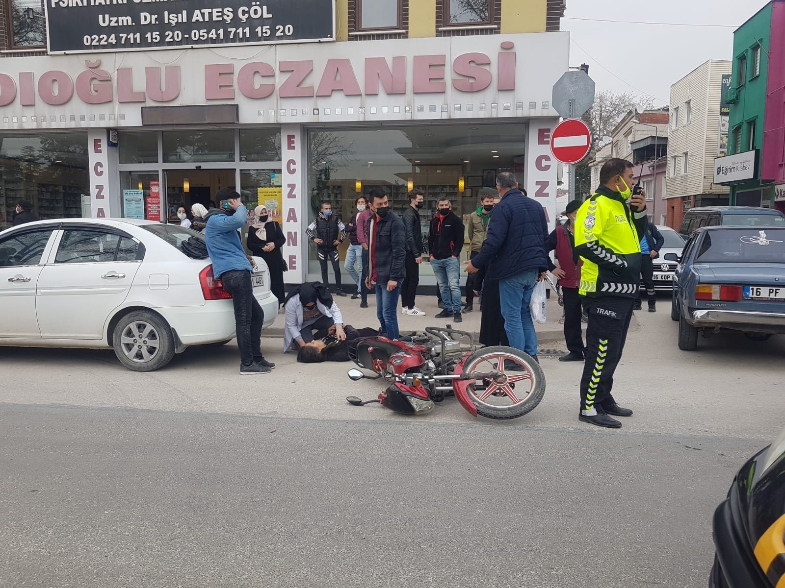 Yaralanan Annesinin Başından Ayrılmadı
