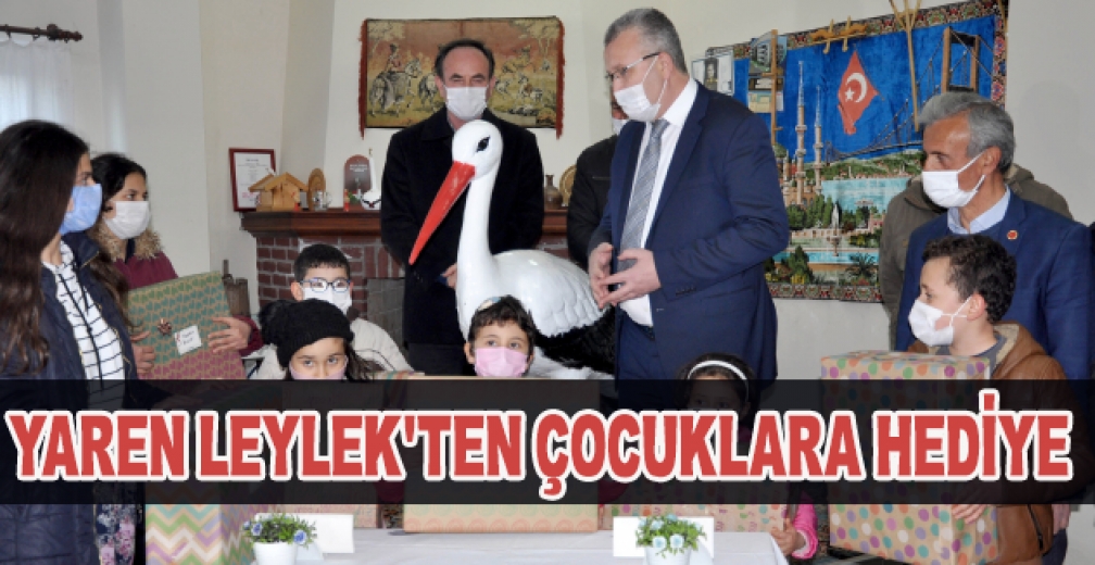 Yaren Leylek Çocuklara Hediyeler Getirdi