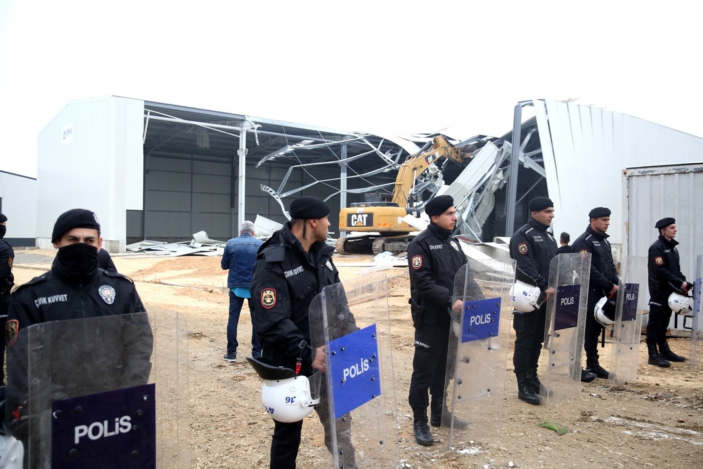 Yaylacıkta Kaçak Fabrika Yıkıldı