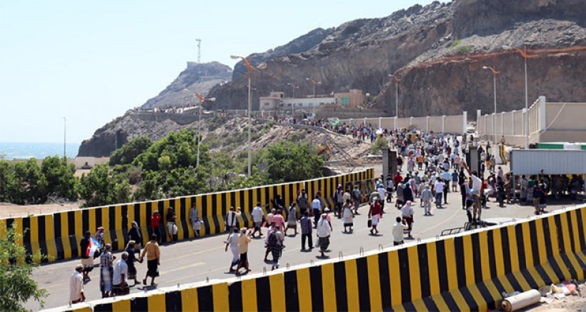 Yemen'de Halk Hükümet Sarayını Bastı