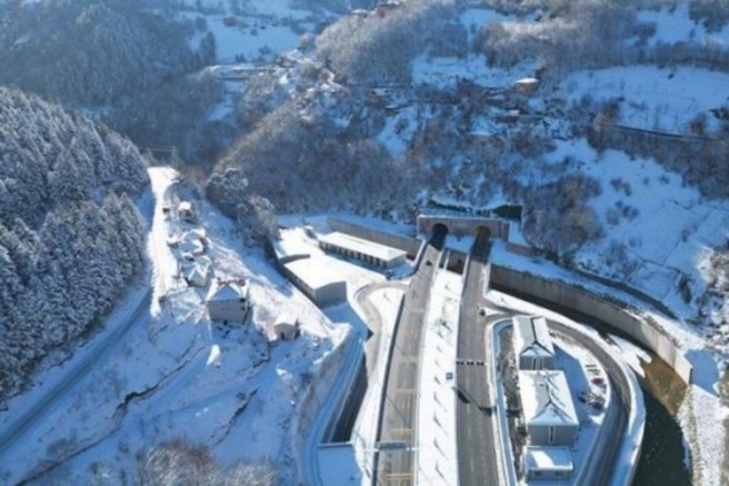 Yeni Zigana Tüneli'nde araç trafigi!