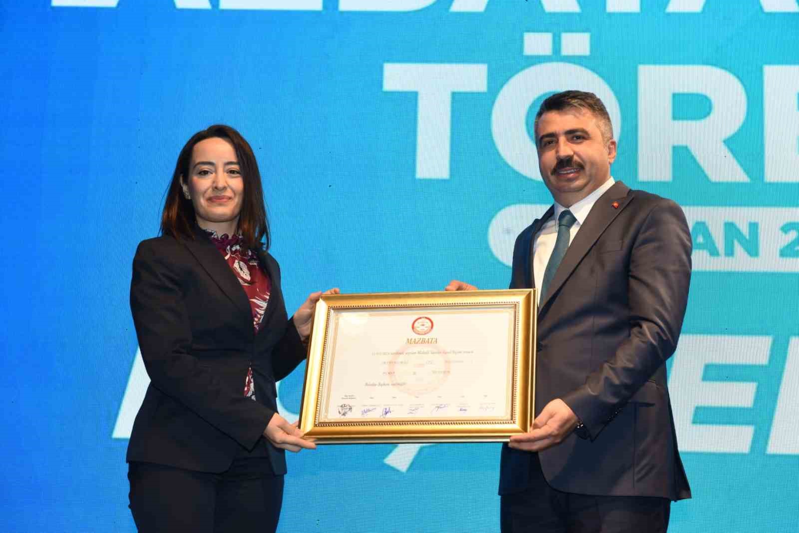 Yıldırım Belediye Başkanı Oktay Yılmaz Mazbatasını Aldı