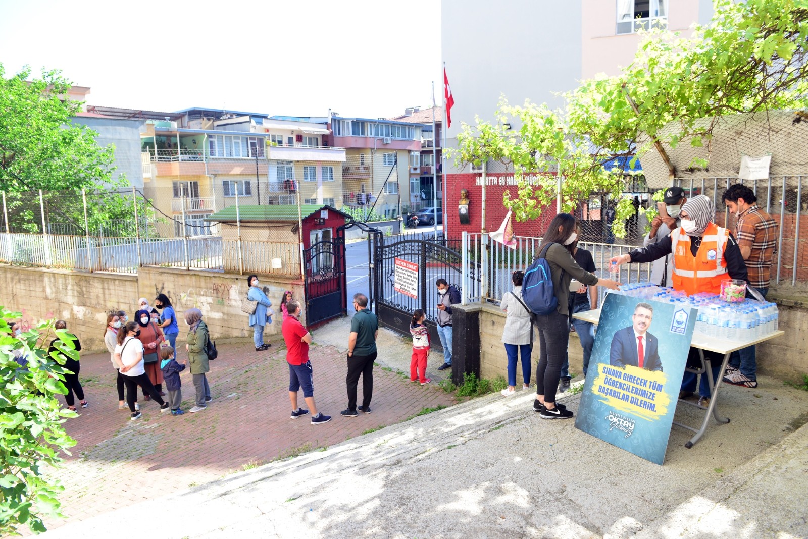 Yıldırım Belediyesi Lgsde Öğrencileri Yalnız Bırakmadı