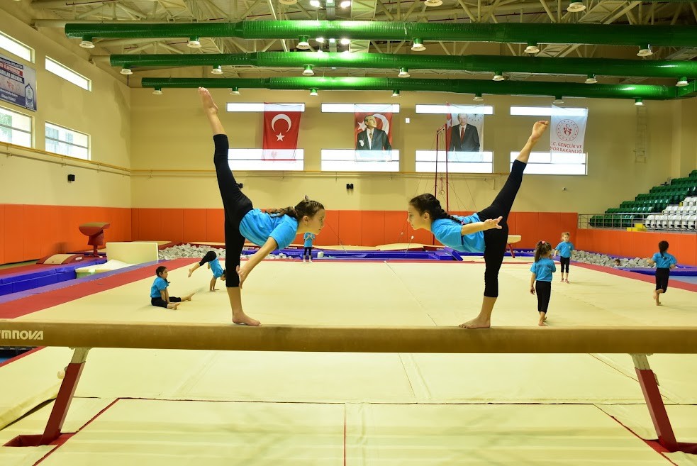 Yıldırım Belediyesinden Çocuklara Yaz-Kış Spor İmkânı