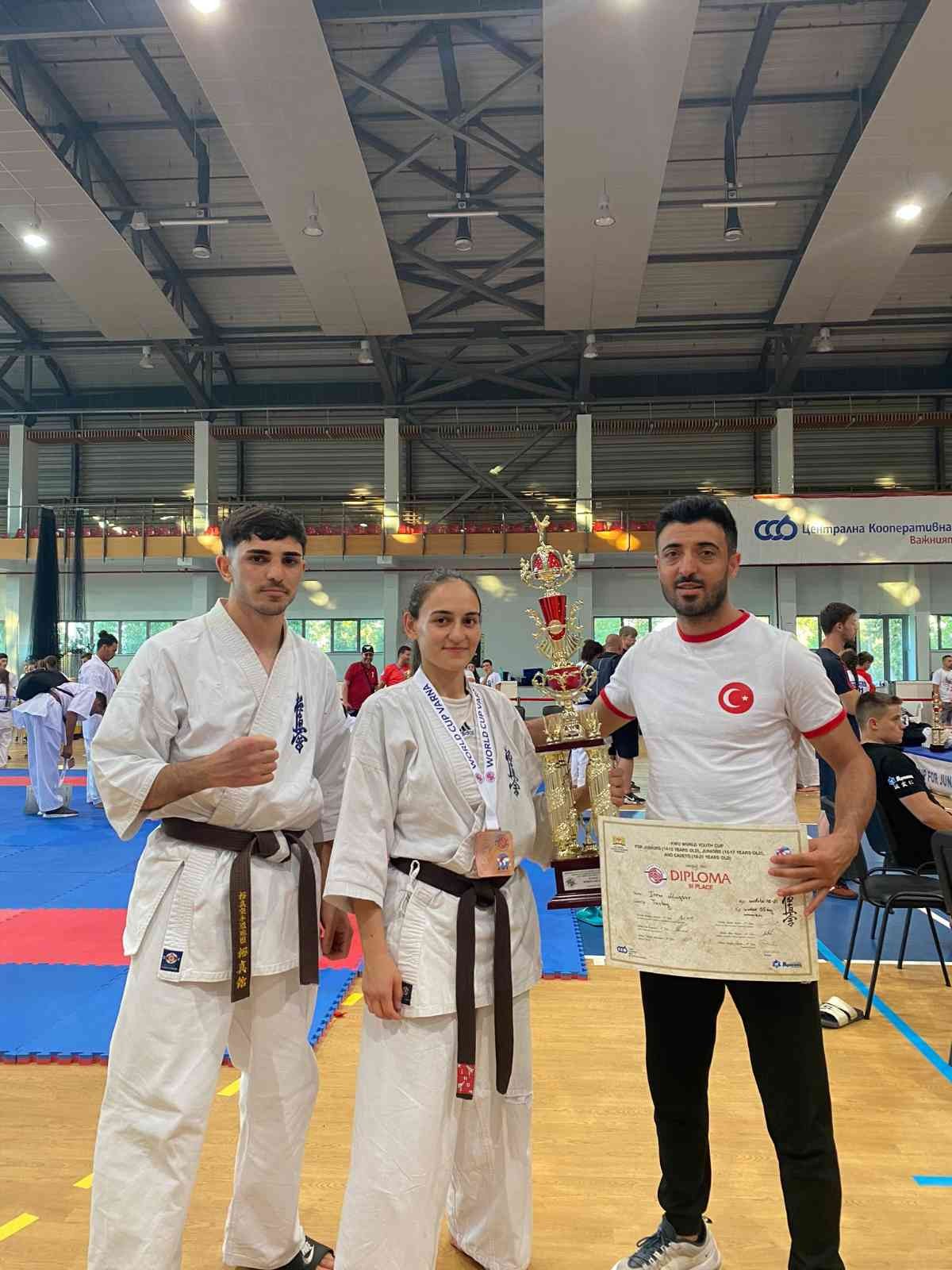 Yıldırım Karatede Geleneği Bozmadı