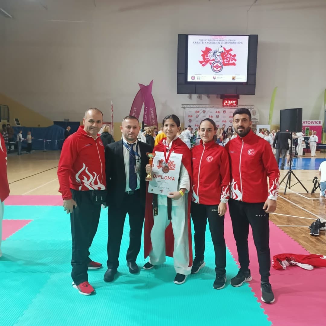 Yıldırımlı Sporcu Avrupa Üçüncüsü