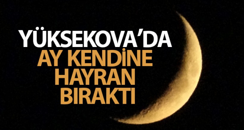Yüksekova'da Ay kendine hayran bıraktı
