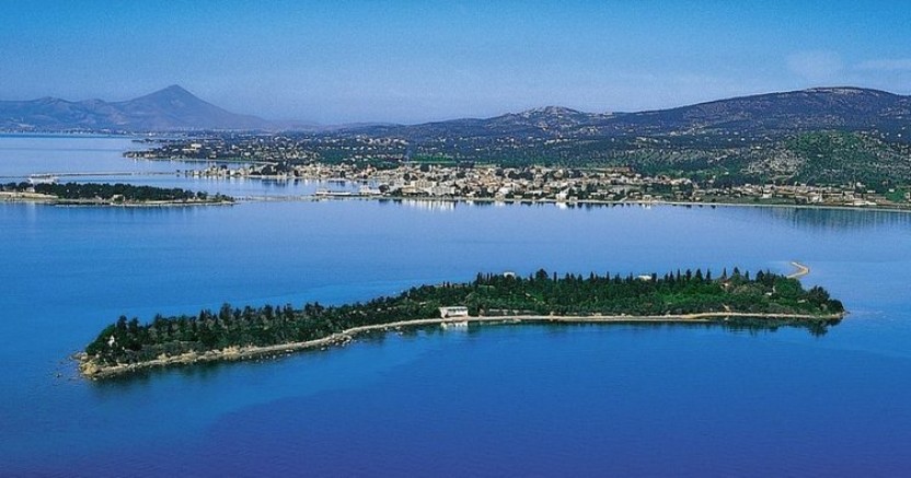Yunanistan resmen satışa çıkardı!