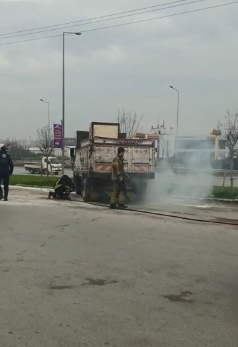 Zamanında Müdahale Kamyonu Yanmaktan Kurtardı
