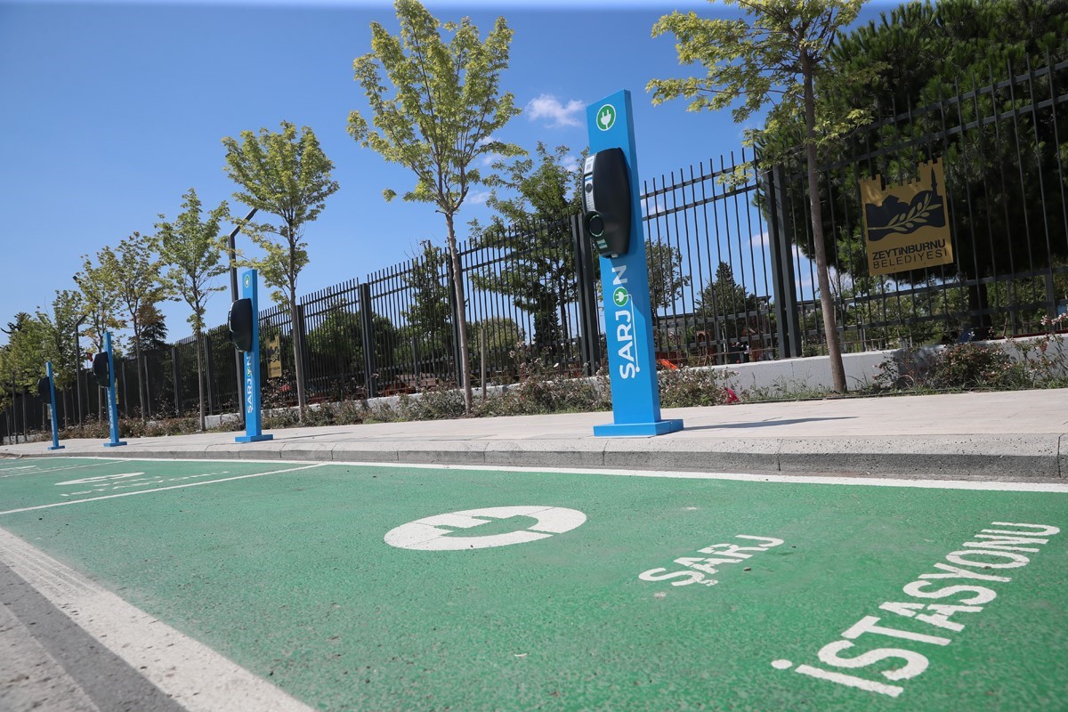 Zeytinburnunda Elektrikli Araçlar İçin Hızlı Şarj İstasyonları Kuruldu