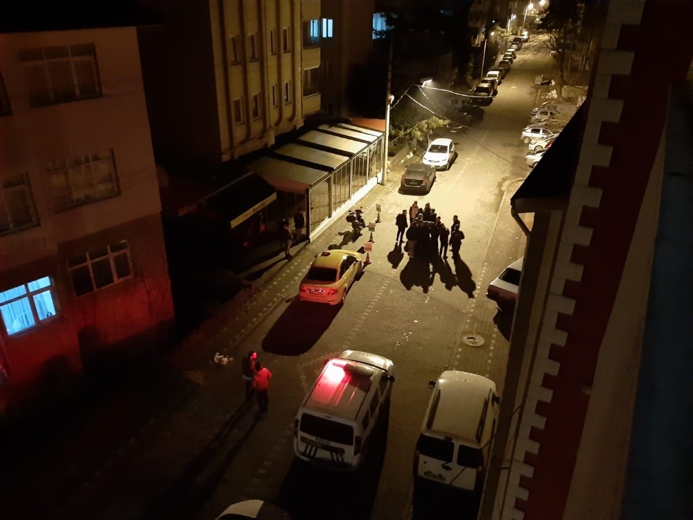 Zonguldakta İki Grup Sokak Ortasında Birbirine Girdi: 2 Yaralı